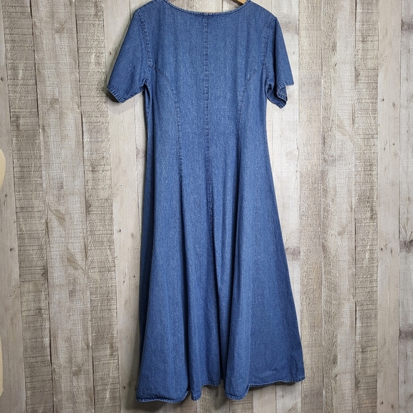 Eddie Bauer Vintage Blue Denim Button-Down Dress. Size Medium. Cotton. - Picture 7 of 13